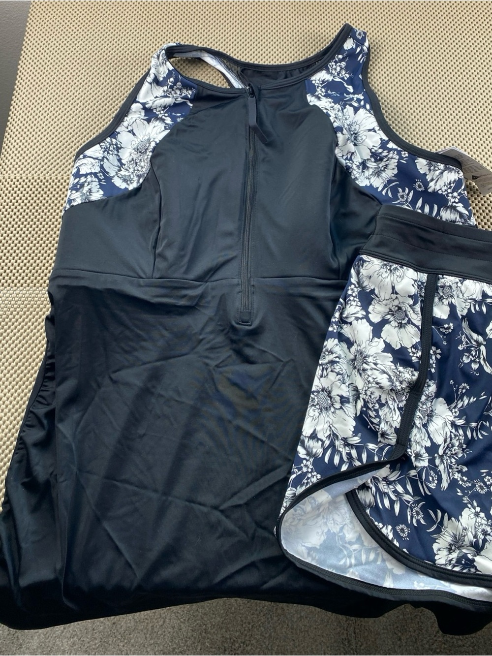 Black Floral Women’s Zip-Front Tank-top Sz 26 Skirt Bottom Sz 24 2 Pc Swimsuit